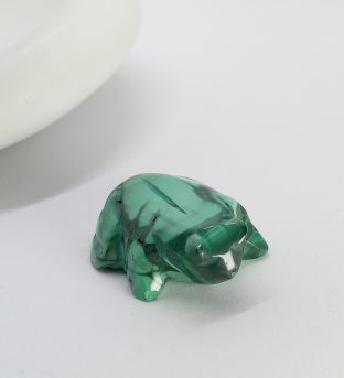Фигурка лягушки из малахита, 11гр