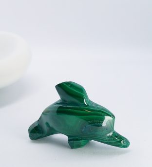 Фигурка дельфина из малахита, 13гр